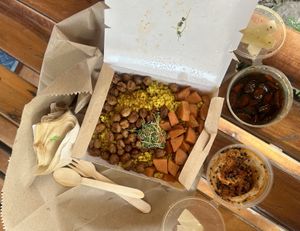 Take-away meal (can’t remember the name but it was delicious)  at Ver De in Puerto Princesa