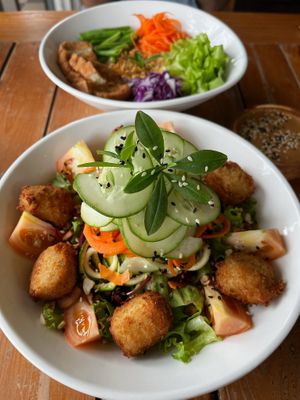 I really enjoyed this restaurant! All the food was amazing and they came in big portions. The WiFi has a time limit though haha  at Ver De in Puerto Princesa