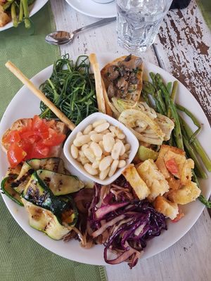 Delicous vegan platter! at Una Terrazza in Toscana in Monterchi