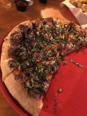 Delicious create your own pizza with vegan cheese 👏🏼 at Julian Beer Co. in Julian