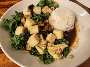 Vegan entrée: SO DELICIOUS!  at Kilauea Lodge in Volcano