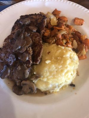 Revolutionary Meatloaf (vegan as-is) at Walt Disney Tavern - Liberty Tree Tavern in Lake Buena Vista