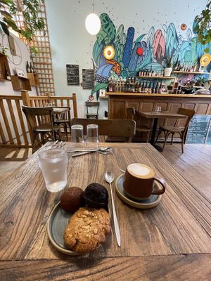 La prochaine fois, tu n'auras qu'à venir avec 😘  at Locafé in Grenoble