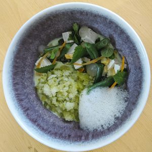 Entrée de la semaine du 1 juillet :
Haricots verts- Agrumes - Shichimi at Locafé in Grenoble