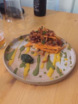 Carottes pois chiche shichimi  at Locafé in Grenoble