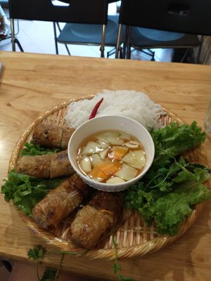 Fried spring rolls & rice noodles at Huong Viet in Hanoi