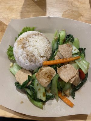Vegan chicken and veg  at Huong Viet in Hanoi