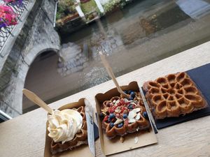 All vegan ! at Otto Waffle Atelier in Bruges