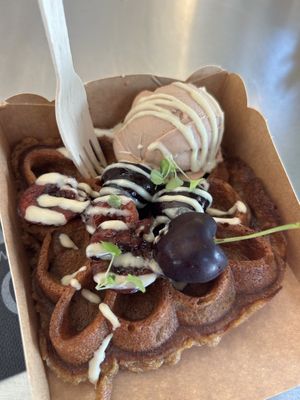 Summer Cherry vegan 10€  at Otto Waffle Atelier in Bruges
