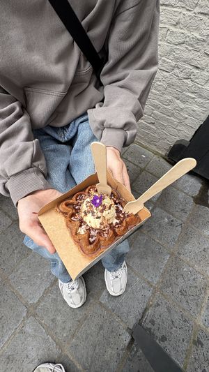 chocolate lady  at Otto Waffle Atelier in Bruges