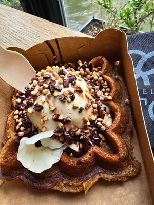 With icecream and chocolate at Otto Waffle Atelier in Bruges