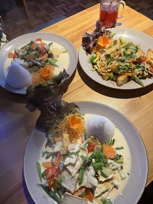 Kokos Curry and Pho Xao Chay, all vegan   at Nón Café et Cuisine in Siegen