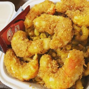 Buffalo shrimp Mac N Cheeze bowls at Compton Vegan in Carson
