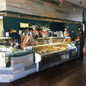 Order counter at Délice Breton in San Juan Capistrano