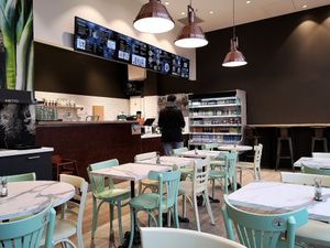 Inside view at Copper Branch - Cours Charlemagne in Lyon