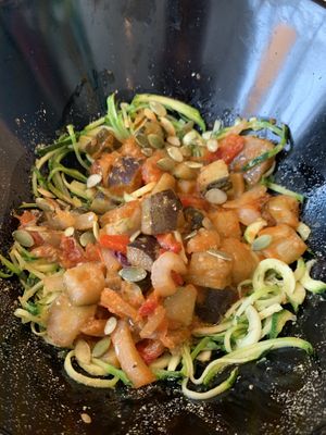 Zucchini noodle bowl at Copper Branch - Cours Charlemagne in Lyon