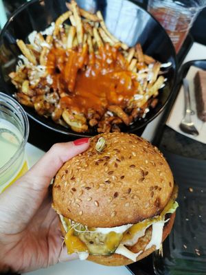 Galaxie burger et poutine at Copper Branch - Cours Charlemagne in Lyon