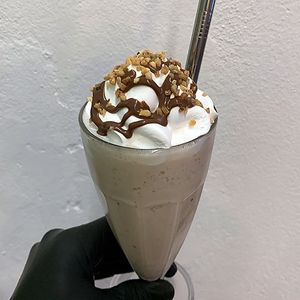 shake+ /w toppings at FREDO in Leipzig