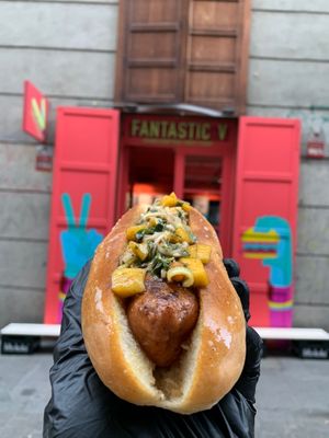 CHORIPAN CON CHIMICHURRI TROPICAL A BASE DE MANGO at Fantastic V in Madrid