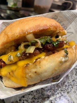 CON EXTRA DE CHIMICHURRI TROPICAL A BASE DE MANGO at Fantastic V in Madrid