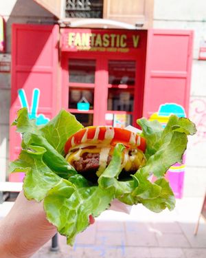 FANTASTIC VURGER EN LECHUGA at Fantastic V in Madrid