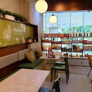  at Burgreens - Oakwood in Jakarta