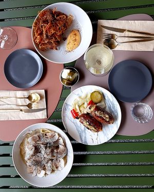 Cauliflower, truffle pasta and Ttok-galbi at Food Does Matter 푸드더즈매터 in Seoul