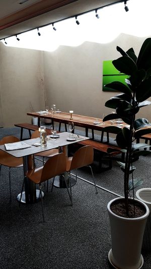Seating space indoors at Food Does Matter 푸드더즈매터 in Seoul