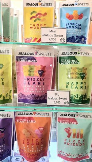 vegan gummie bears at Food Does Matter 푸드더즈매터 in Seoul