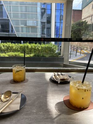 However the tea flavor is too strong, if you let the ice cubes get melted it tastes better  at Food Does Matter 푸드더즈매터 in Seoul