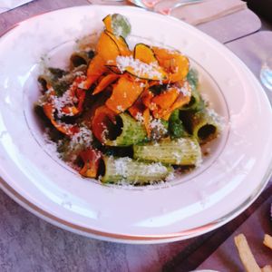 Kale pesto pasta at Food Does Matter 푸드더즈매터 in Seoul