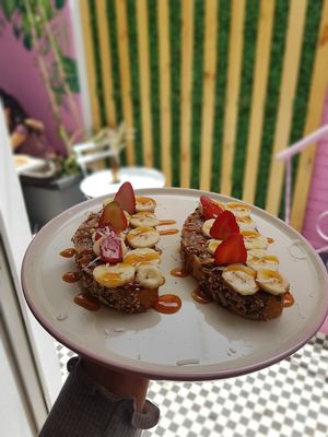 peanut butter with toast at Satiba in Arequipa