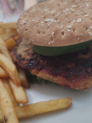 Vegan 🍔 at Restobar Balú in Quepos