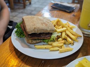 Vegan sandwich (4k CRC) at Restobar Balú in Quepos