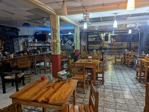 Indoor seating at Restobar Balú in Quepos