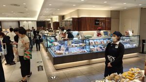 On the B2 level between b16 and b18 at this corner counter at Masumoto - Ginza Mitsukoshi in Tokyo