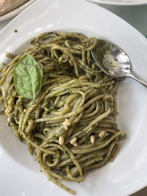 Pesto linguini  at Amor Di Pasta in Miami