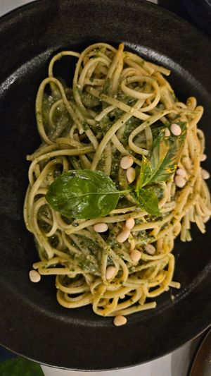 Pesto linguini at Amor Di Pasta in Miami