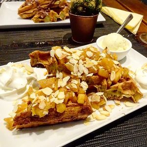 Tatin style waffle at La Gaufrerie in Paris