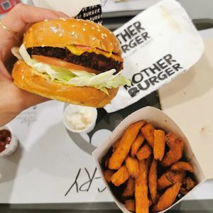  at Mother Burger - Saldanha in Lisbon