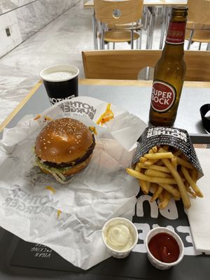 Re-visited after a year and half… still 🖤ing it!  at Mother Burger - Saldanha in Lisbon