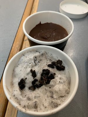 Oreo mousse and chocolate mousse at Mother Burger - Saldanha in Lisbon