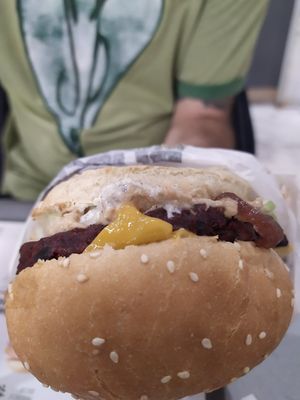 Too good... The "burger queen" at Mother Burger - Saldanha in Lisbon