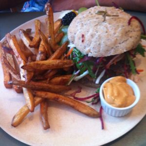 burger menú + juice 99 dkk  at Cafe N in Copenhagen