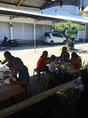 Think first before you eat and mak good karma at Vegi House in Singaraja