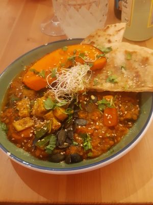 Dahl with sweet potatoe at Ventre Content in Liege