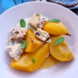 Pear dessert at Ventre Content in Liege