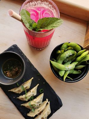 vegetable gyoza, edamame, homemade dragonfruit lemonade at BON in Prague