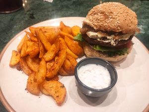 Burguer Moving Mountains Chiado at The Green Affair - Chiado in Lisbon