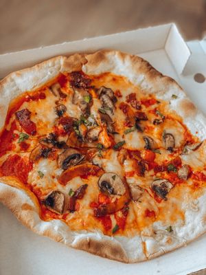 Mushroom pizza at The Green Affair - Chiado in Lisbon